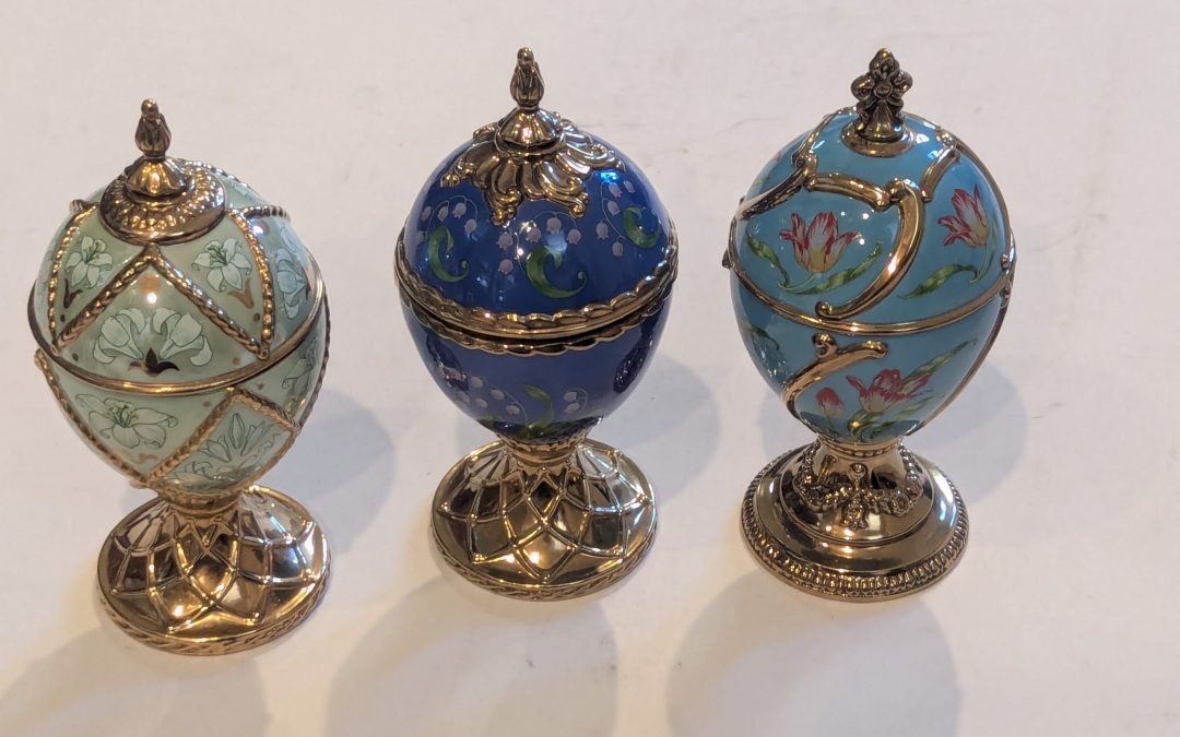 Las Vegas Collectibles Auction: Eggs & Designer Fashion