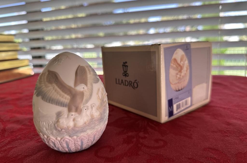 Las Vegas Collectibles Auction: Decorative Eggs, Lladró & Easton Press